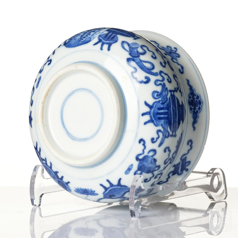 A blue and white censer, - 图7